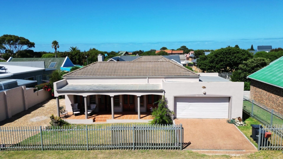 3 Bedroom Property for Sale in Sandbaai Western Cape